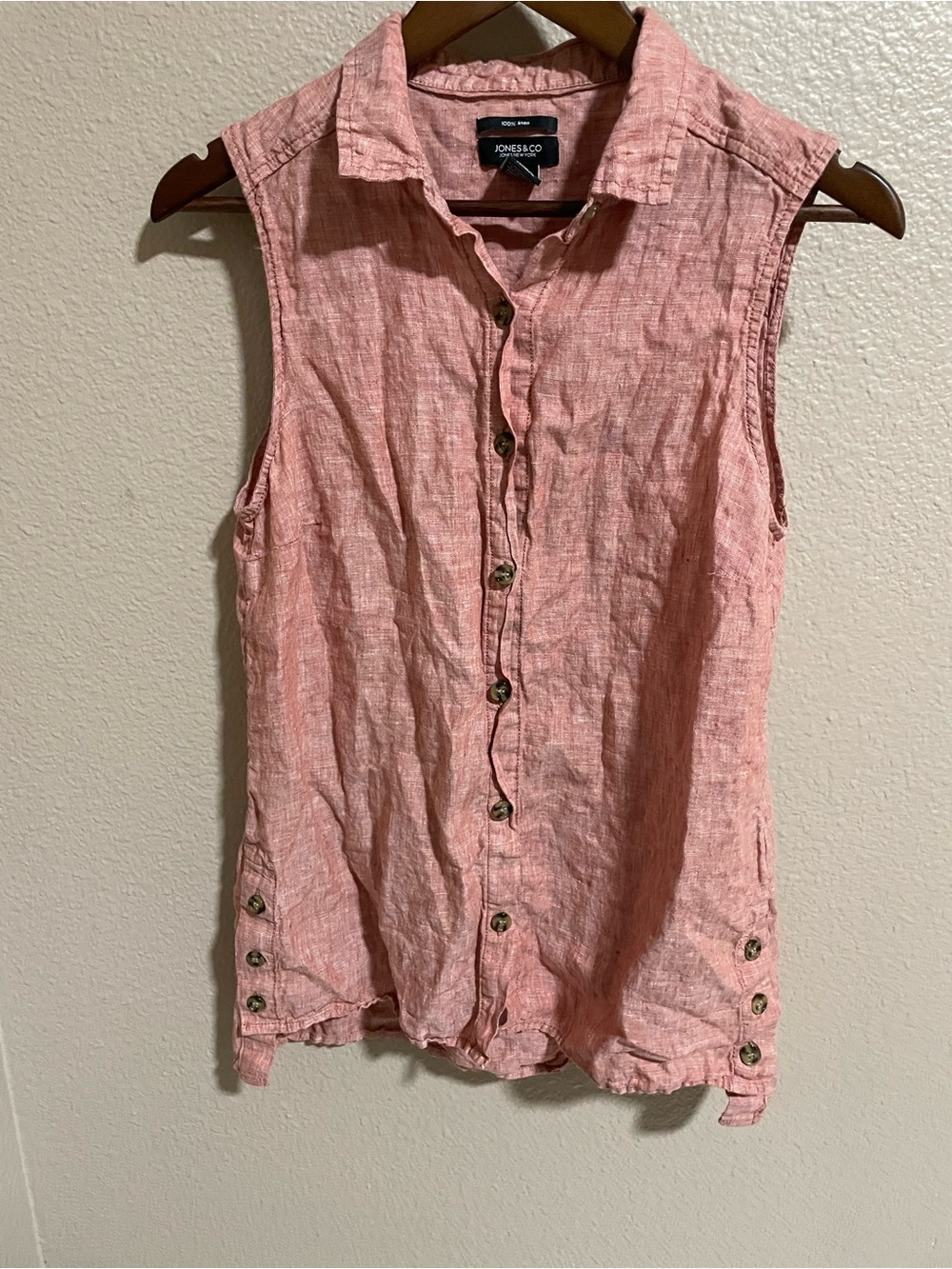 Muted Res Sleeveless Button-Front Linen Top